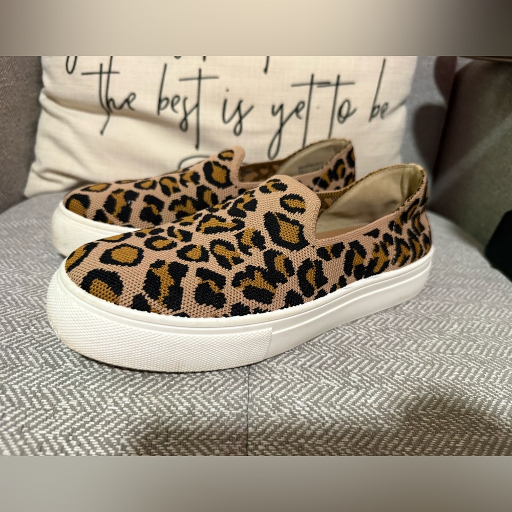 Steve Madden Women’s Mailer MALR01S1 Leopard Print‎ Slip on Shoe Size 9 Knit Top